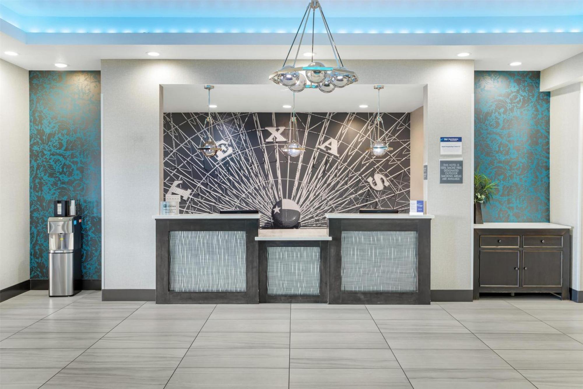Best Western Plus Waller Hotel Buitenkant foto