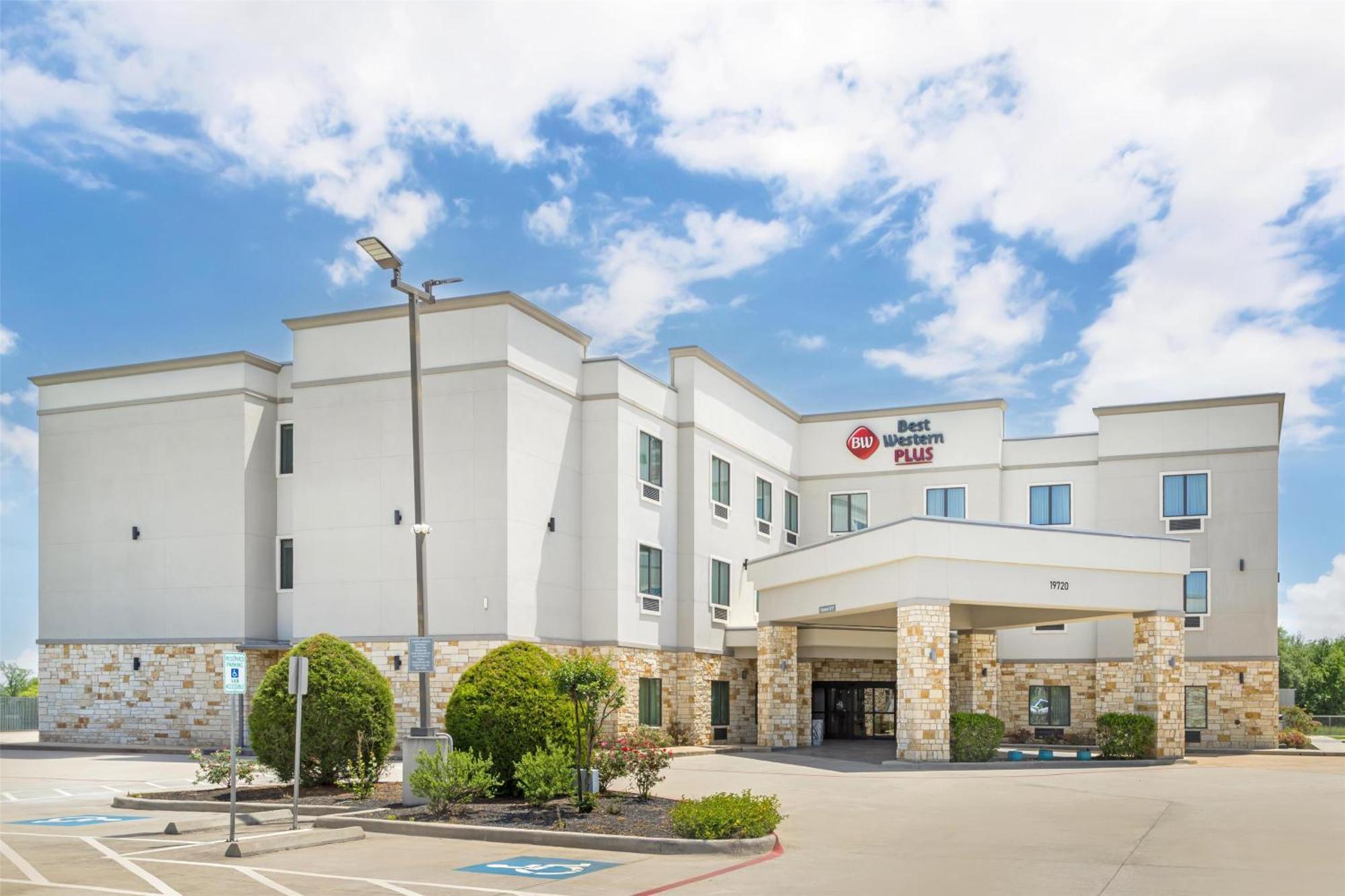 Best Western Plus Waller Hotel Buitenkant foto